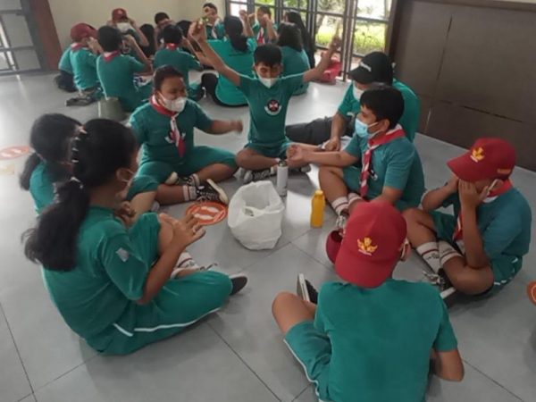 Istirahat Sambil Persiapan Yel-Yel