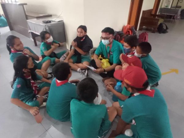 Istirahat dan Persiapan Yel-Yel 3